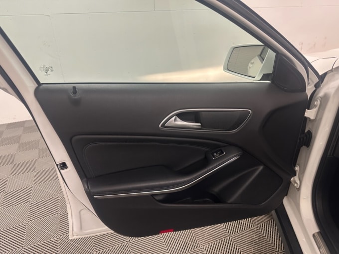 2025 Mercedes-benz 180