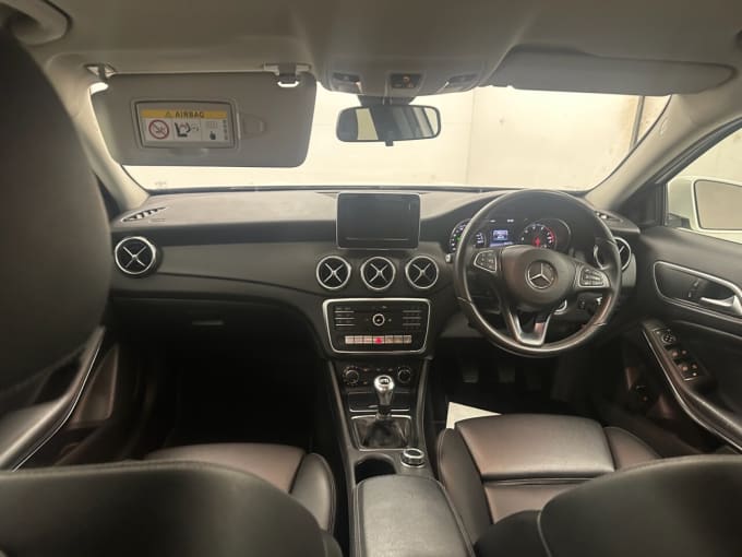 2025 Mercedes-benz 180
