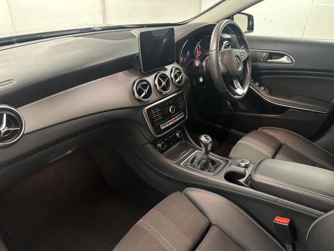 2025 Mercedes-benz 180