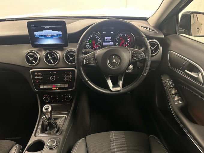 2025 Mercedes-benz 180