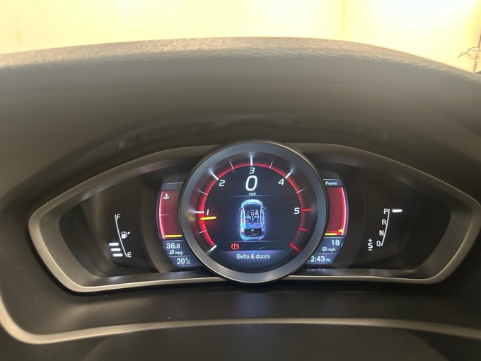 2025 Volvo V40
