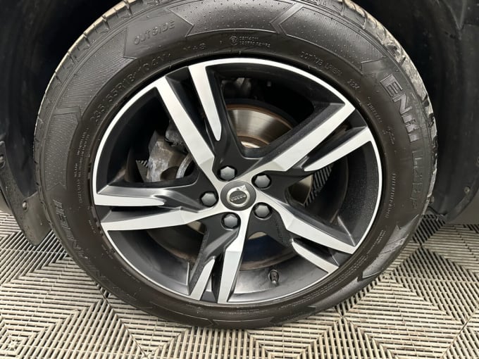2025 Volvo Xc40