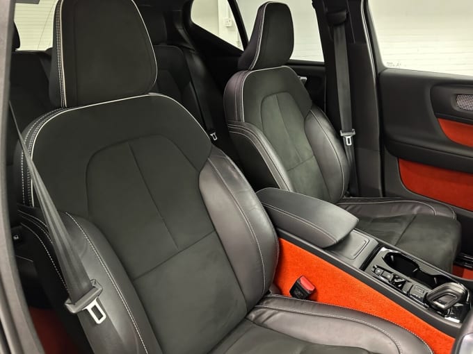 2025 Volvo Xc40