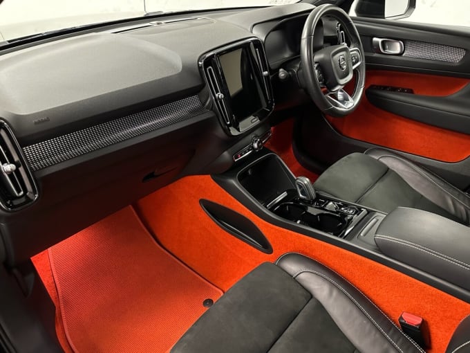 2025 Volvo Xc40