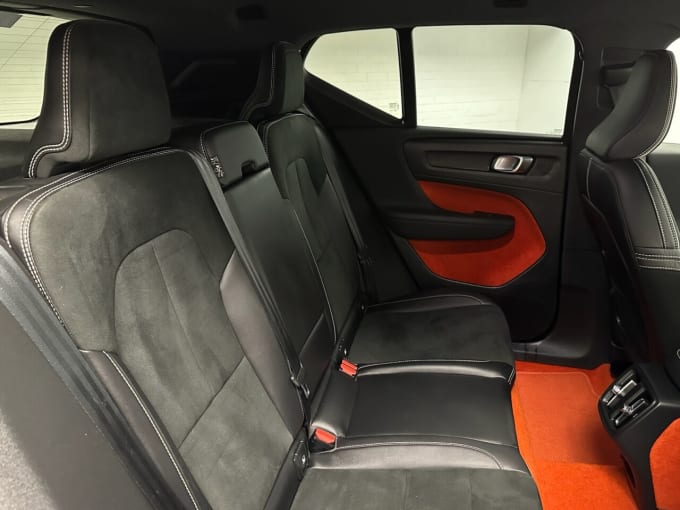 2025 Volvo Xc40