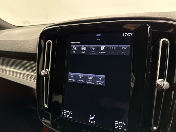 2025 Volvo Xc40