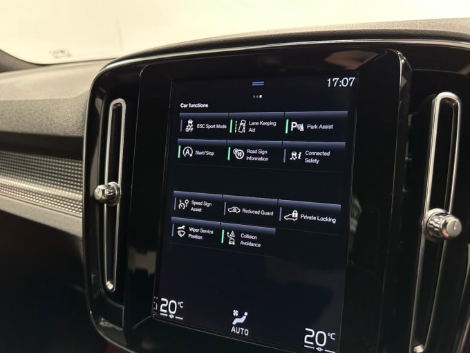 2025 Volvo Xc40