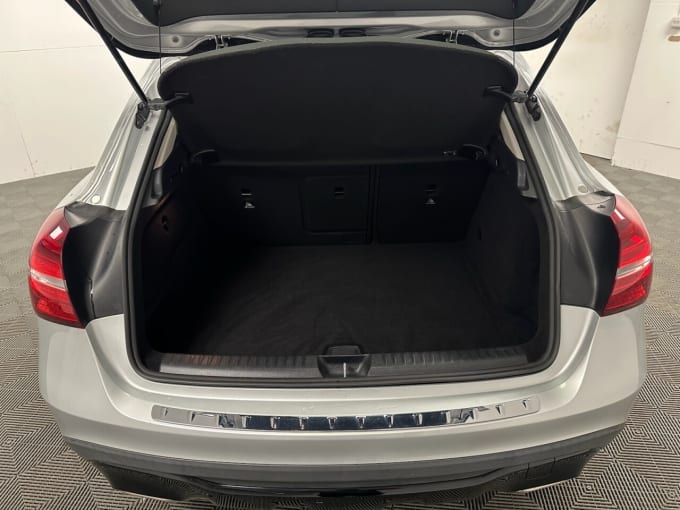 2025 Mercedes-benz 180