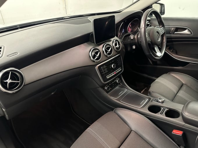 2025 Mercedes-benz 180