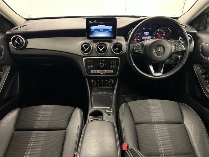 2025 Mercedes-benz 180