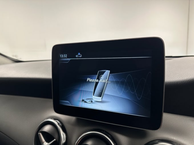 2025 Mercedes-benz 180