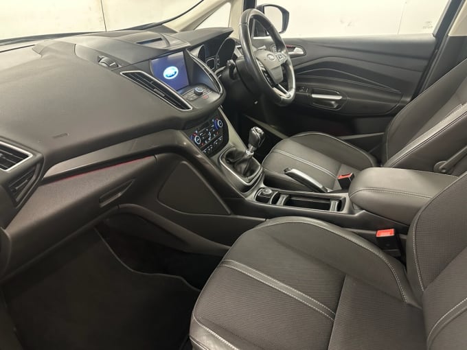 2025 Ford C-max