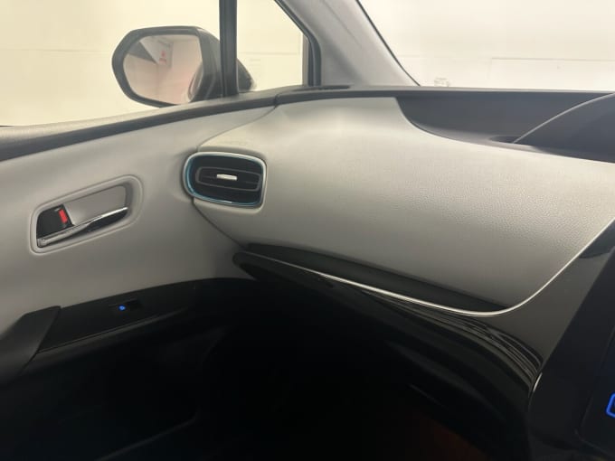 2025 Toyota Prius