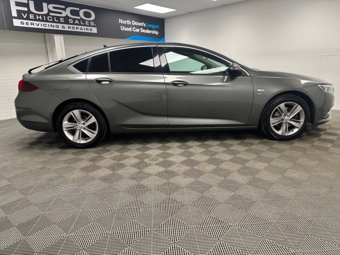 2025 Vauxhall Insignia