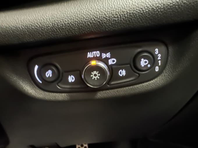 2025 Vauxhall Insignia