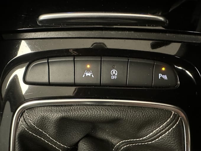 2025 Vauxhall Insignia