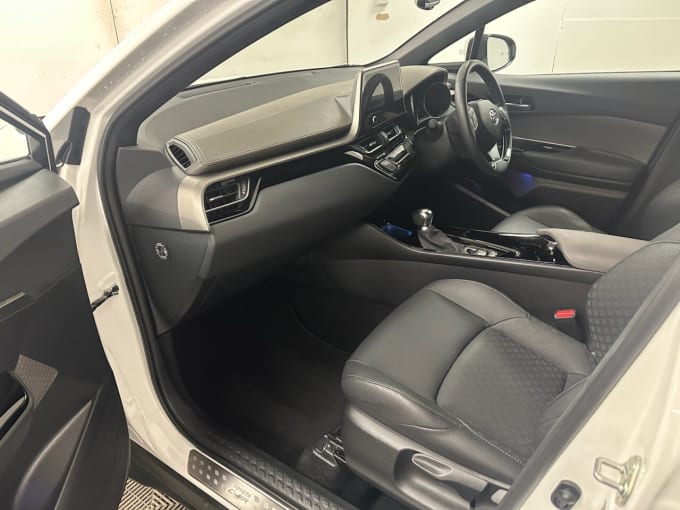 2025 Toyota C-hr