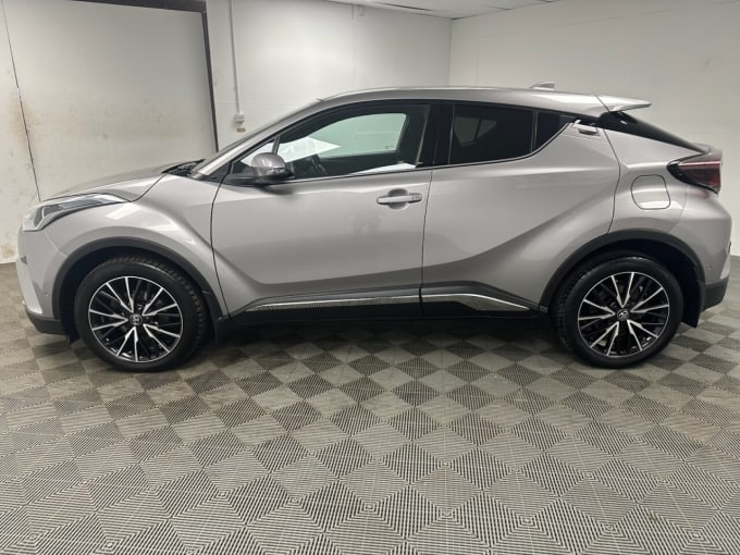 2025 Toyota C-hr