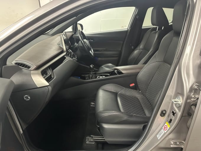 2025 Toyota C-hr