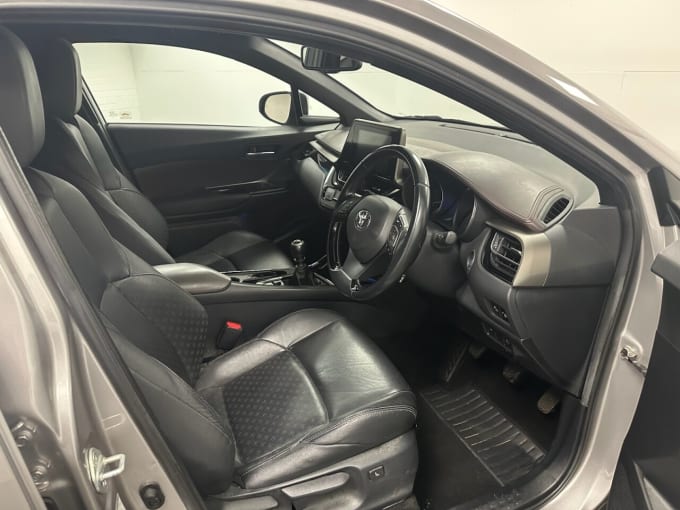 2025 Toyota C-hr
