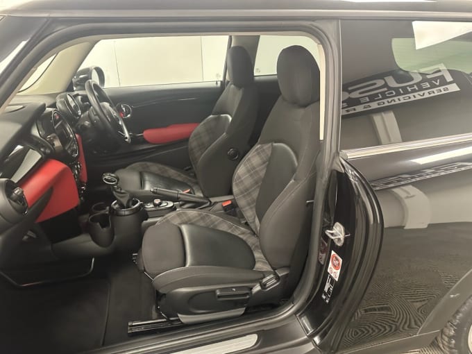 2017 Mini Hatch