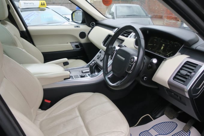 2025 Land Rover Range Rover Sport