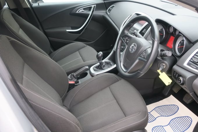 2025 Vauxhall Astra