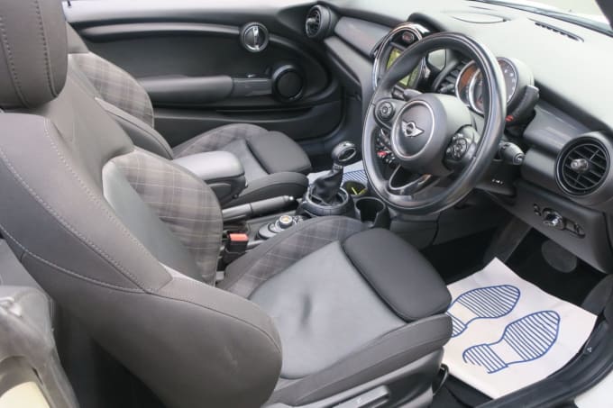 2025 Mini Convertible