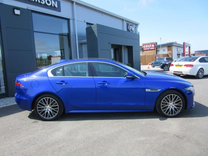 2019 Jaguar Xe