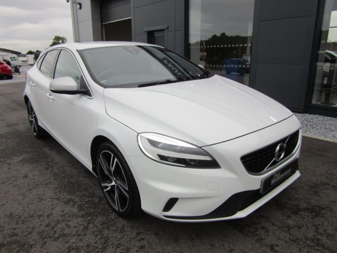 2024 Volvo V40