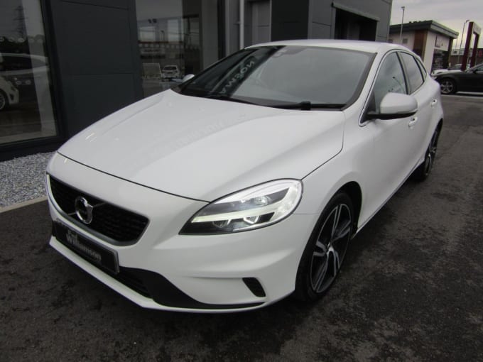 2024 Volvo V40