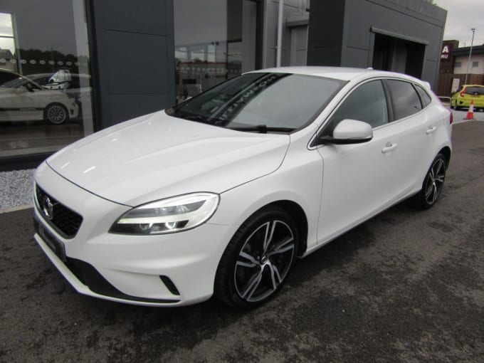 2024 Volvo V40