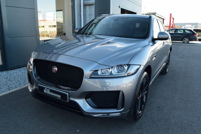 2025 Jaguar F-pace