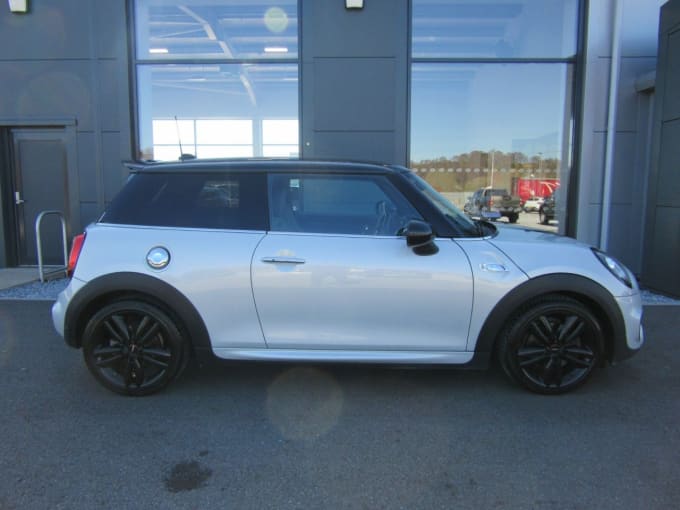 2025 Mini Hatch