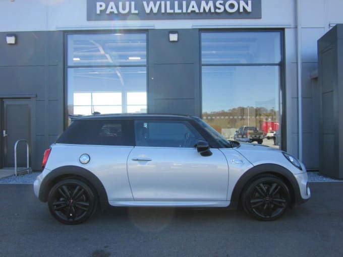 2025 Mini Hatch