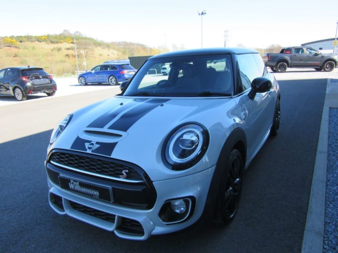 2025 Mini Hatch