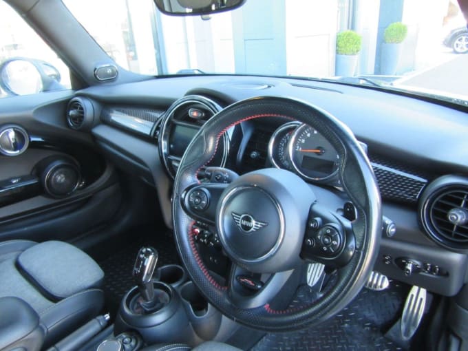 2025 Mini Hatch