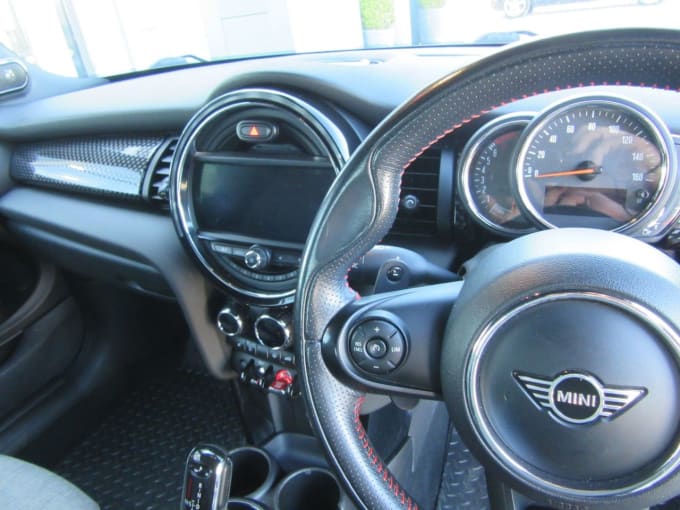 2025 Mini Hatch