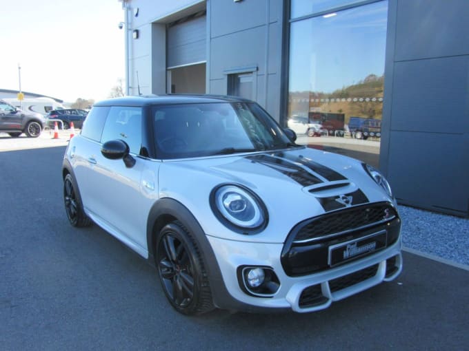 2025 Mini Hatch