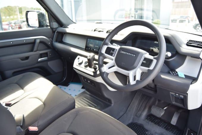 2025 Land Rover Defender