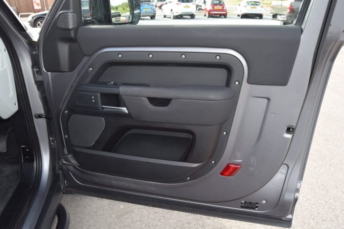 2025 Land Rover Defender