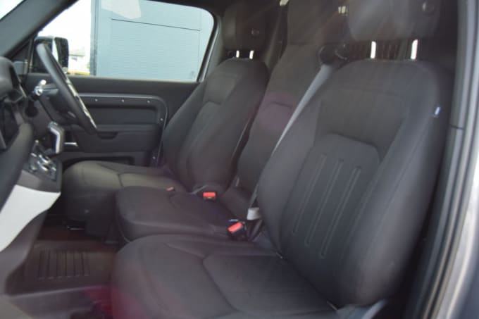 2025 Land Rover Defender