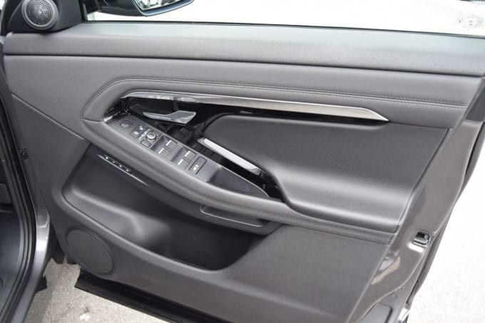 2025 Land Rover Range Rover Evoque