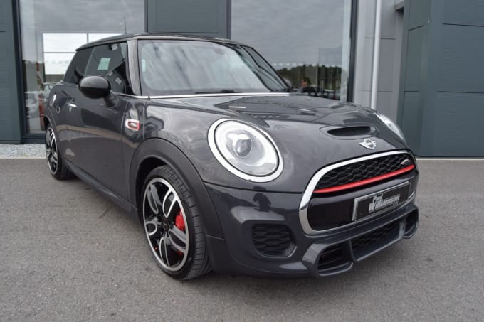 2025 Mini Hatch