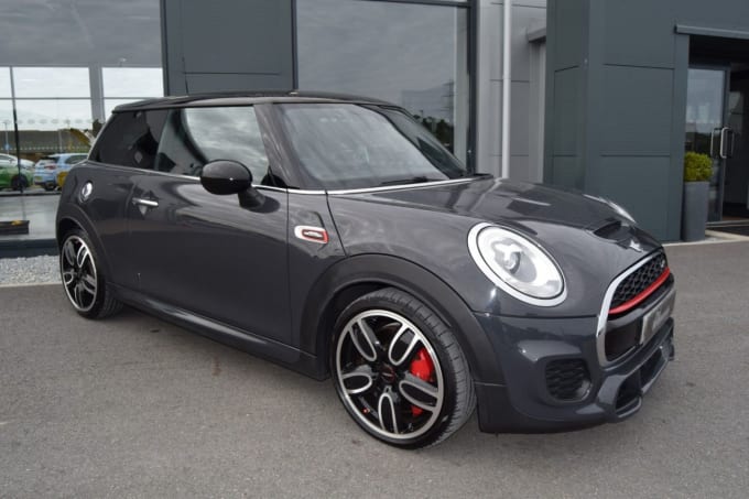 2025 Mini Hatch