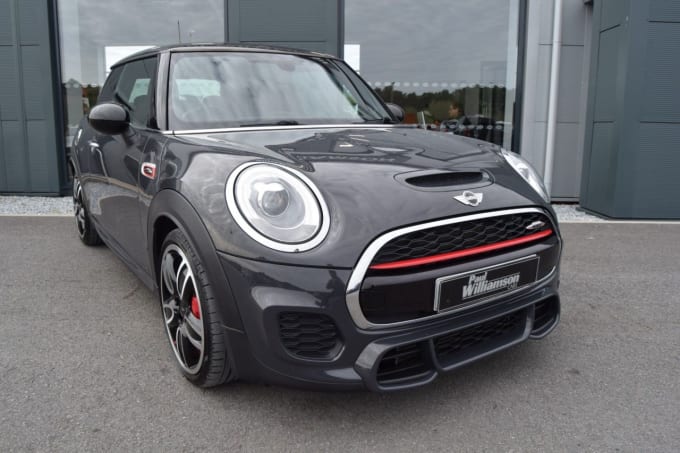 2025 Mini Hatch