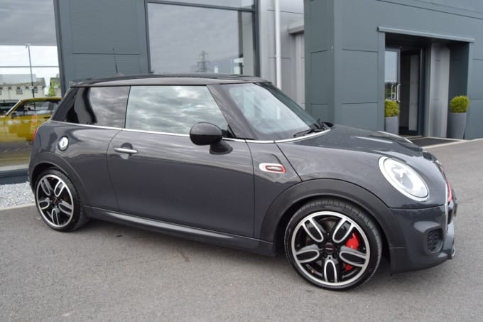 2025 Mini Hatch