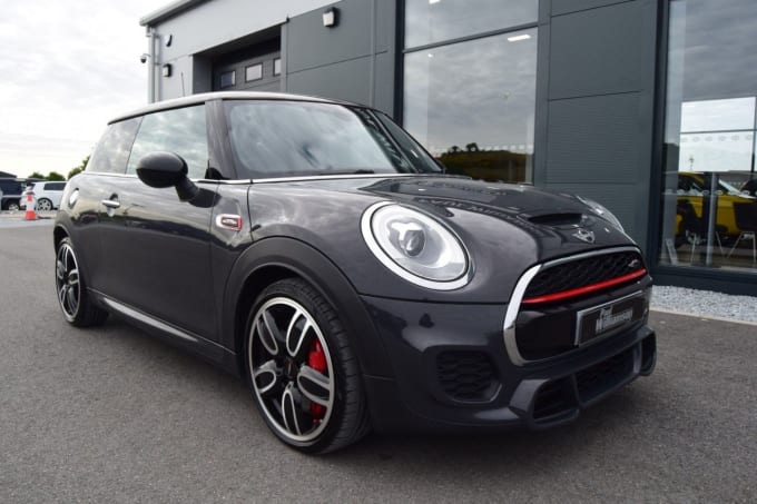 2025 Mini Hatch