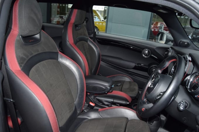 2025 Mini Hatch