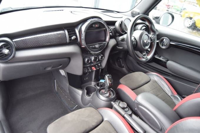 2025 Mini Hatch